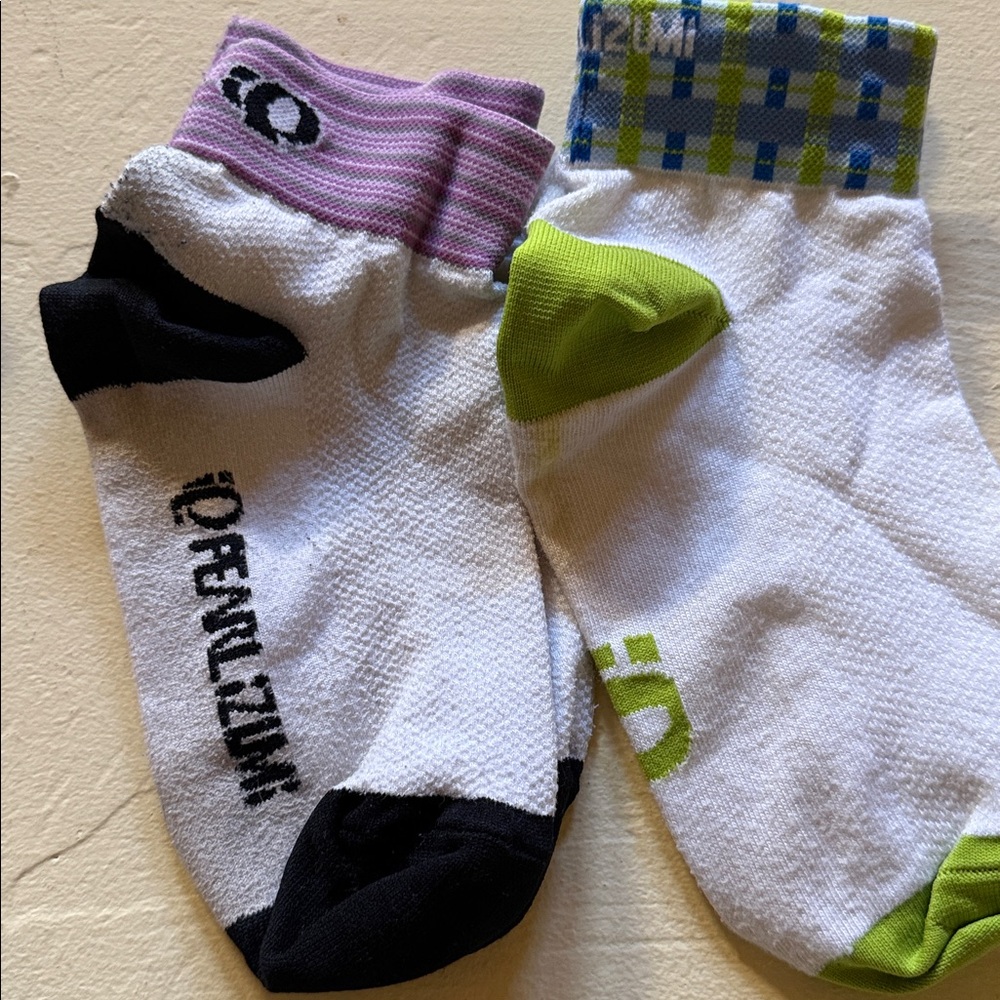 9 Pair of Women’s Cycling Socks, Size Medium, Colorful Patterns - Picture 5 of 8